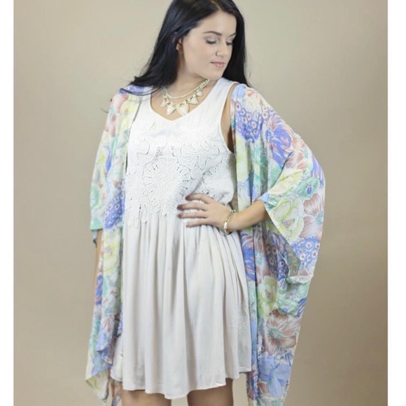 Umgee Tops - 🦋NWT, Beautiful Boutique Floral Print Kimono